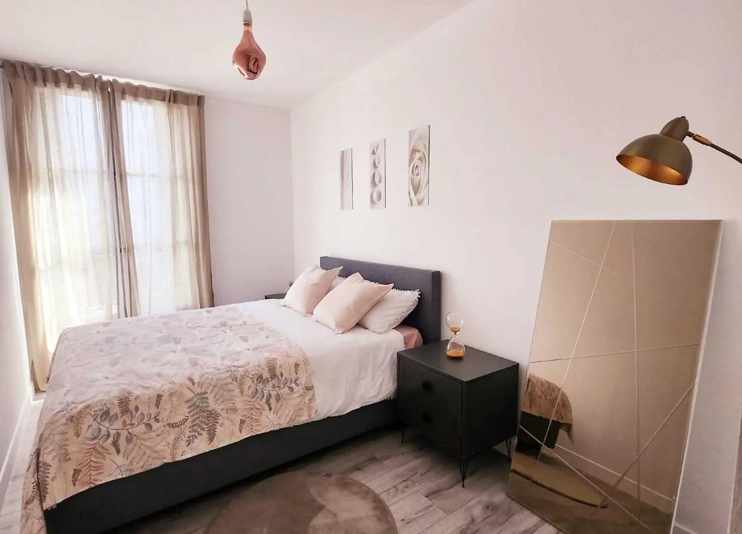 Apartment Ferienwohnung Le Rose De La Gare Paris Frankreich