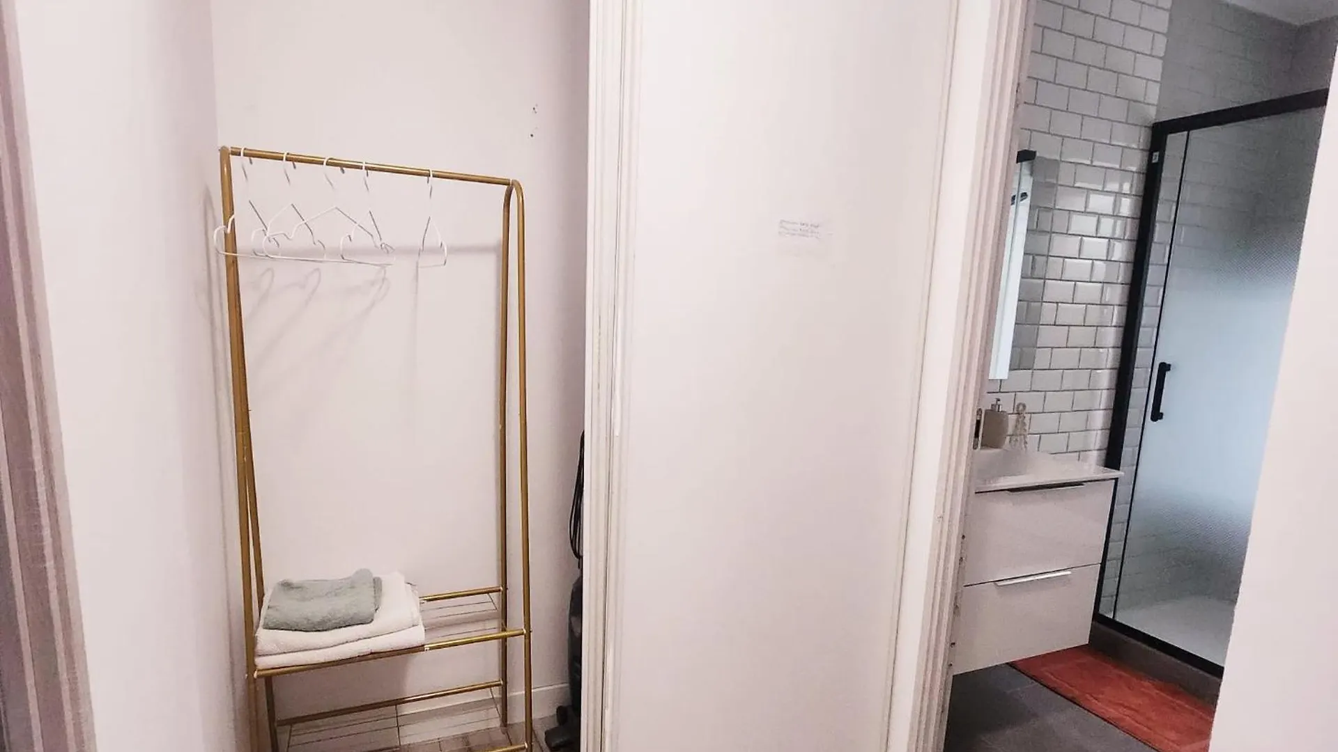 Ferienwohnung Le Rose De La Gare Paris